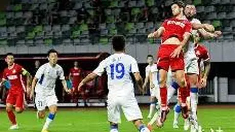 奥巴梅扬头球建功，助阿森纳零封纽卡斯尔，大胜4-0