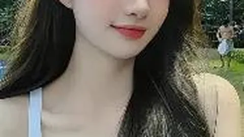 陈冠希佩戴百万手表，豪华箱包内仅藏玩具显独特品味